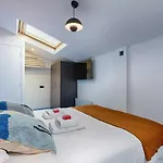 Les Halles - Luxurious & Colorful 4Bd For 16 Guest