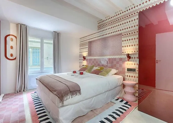 Les Halles - Luxurious & Colorful 4Bd For 16 Guest