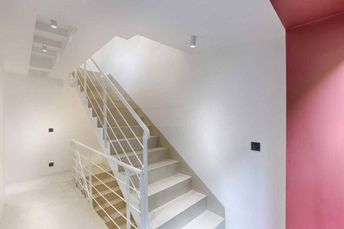 Les Halles - Luxurious & Colorful 4bd For 16 Guest Apartment