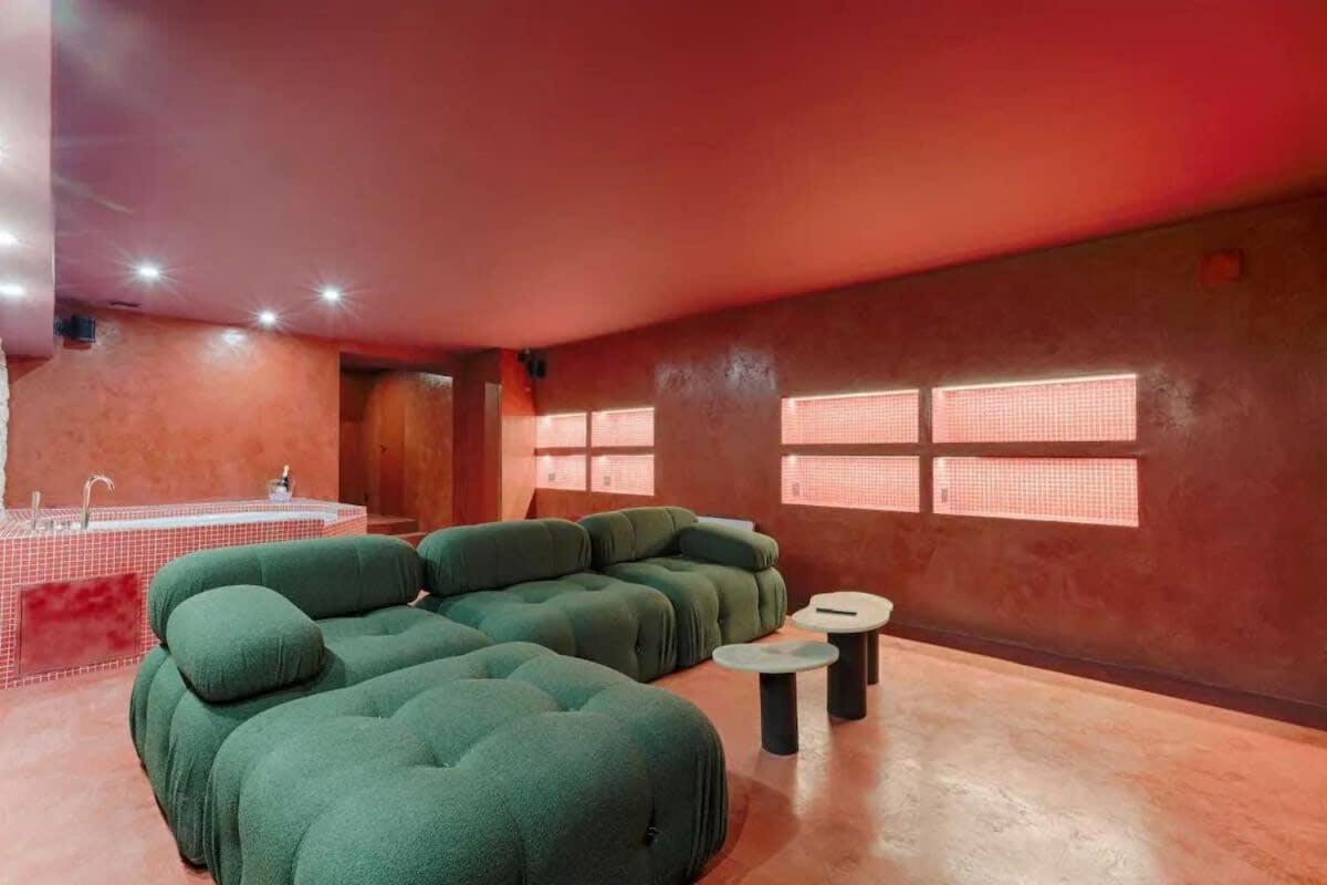 Les Halles - Luxurious & Colorful 4bd For 16 Guest Apartment Paris