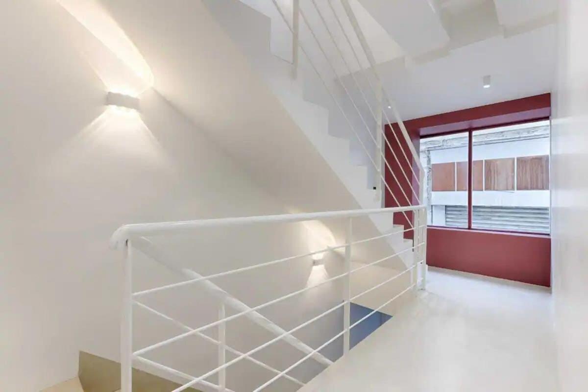 Les Halles - Luxurious & Colorful 4bd For 16 Guest Apartment